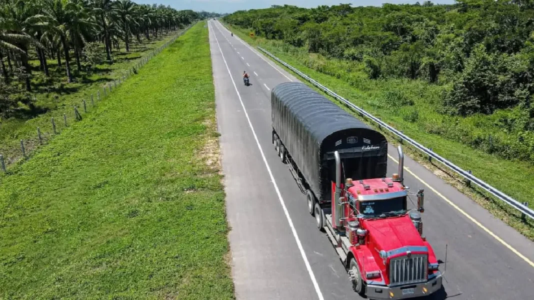 Costos en el transporte de carga aumentan 6 % en octubre por alzas en combustibles y peajes