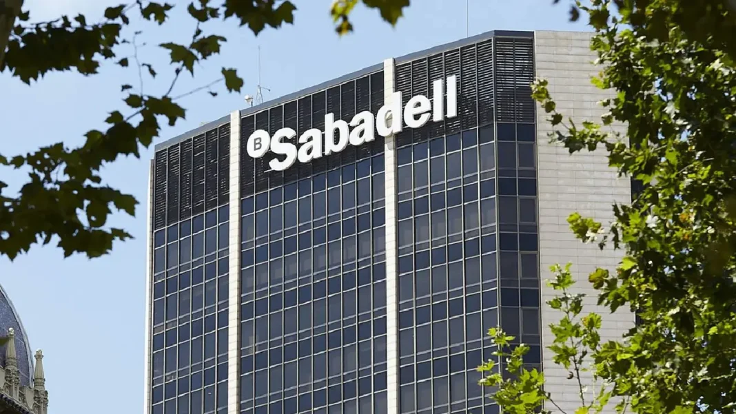 Razones detrás de la salida del Banco Sabadell de Colombia