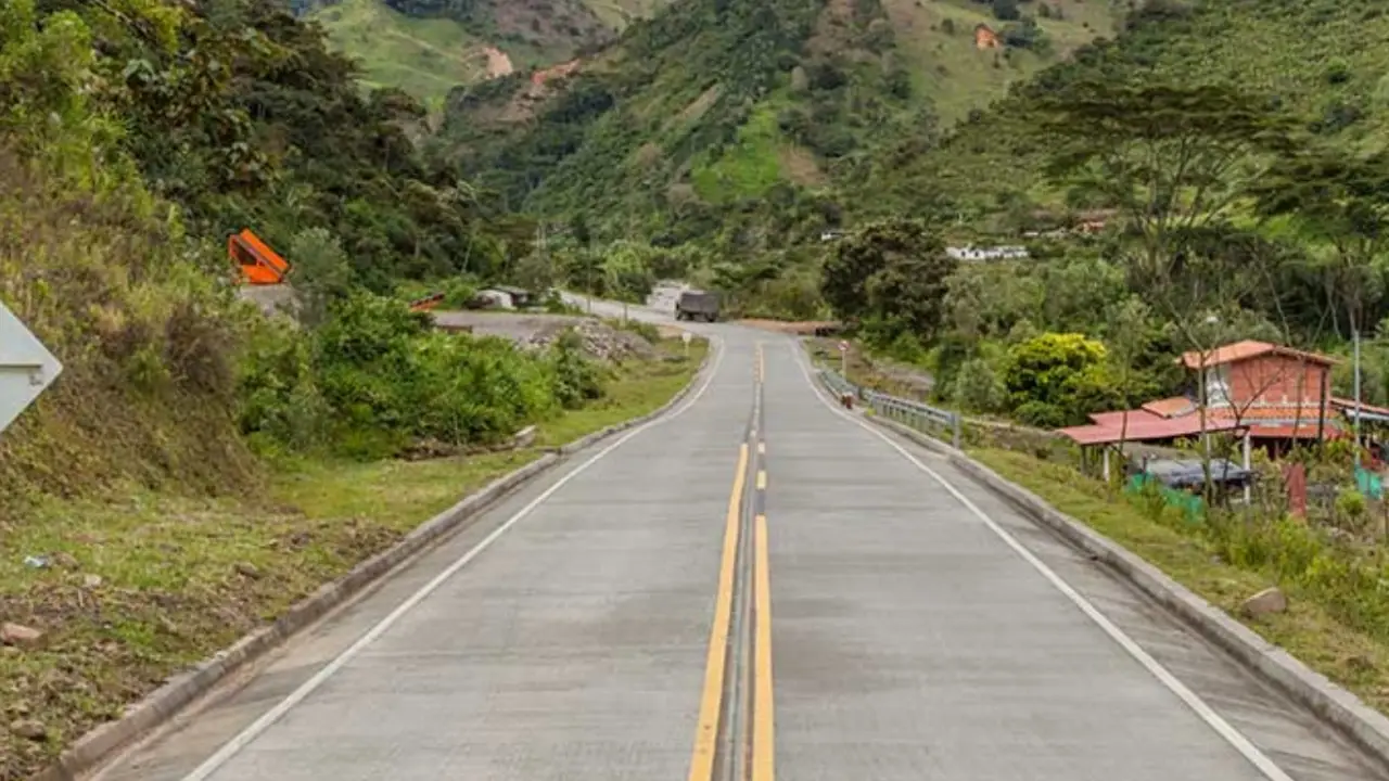 Inversión de más de $355 mil millones en la mejora de la conectividad vial de Quibdó, Medellín y Pereira