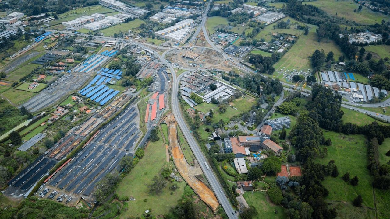 Infraestructura en Antioquia: Avances del 50% en el intercambio vial del Aeropuerto José María Córdova