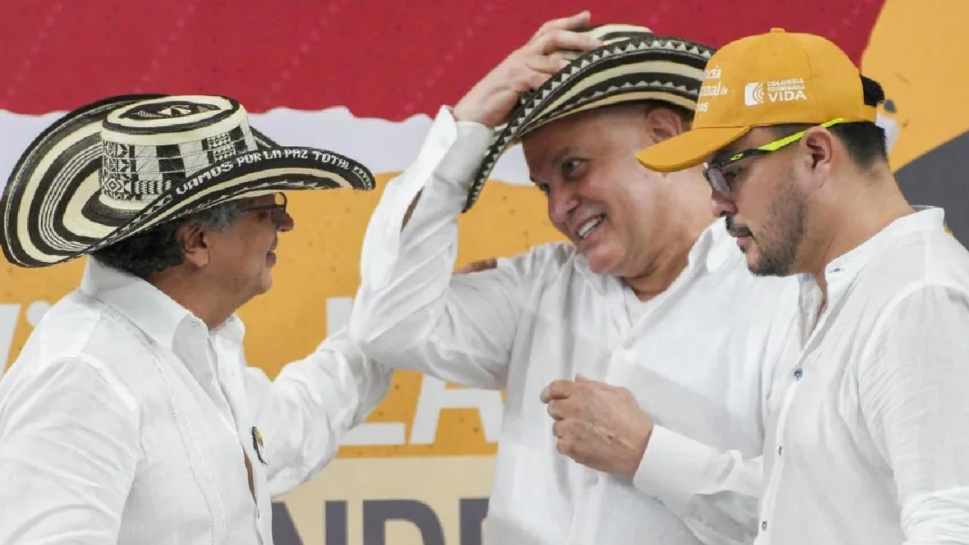 Polémica en Colombia por la designación de 17 exjefes paramilitares como 