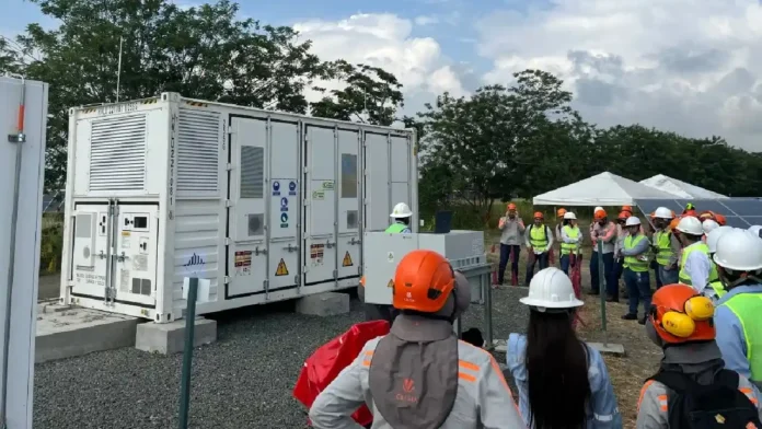 Celsia lanza el primer sistema de almacenamiento de energía solar en Colombia