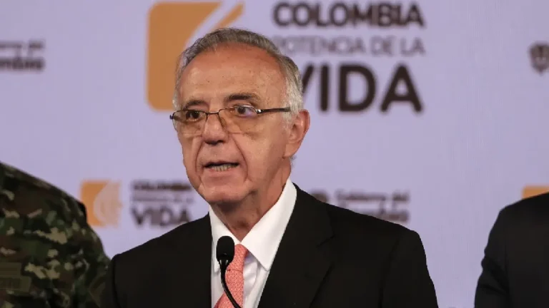 Ministro de Defensa Iván Velásquez alerta sobre el impacto de la Ley de Financiamiento en la seguridad de Colombia