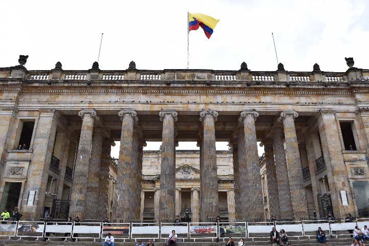 Presupuesto General 2025 en Colombia: Impactos de la reducción a $511 billones