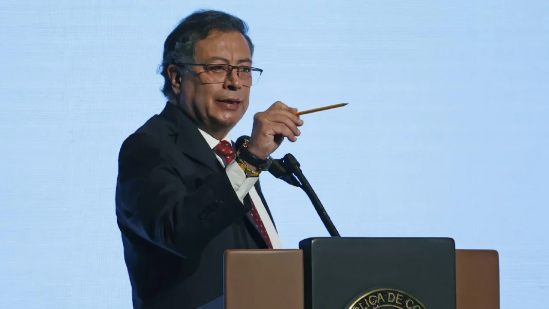 Gustavo Petro confirma bombardeo contra el Clan del Golfo en Antioquia