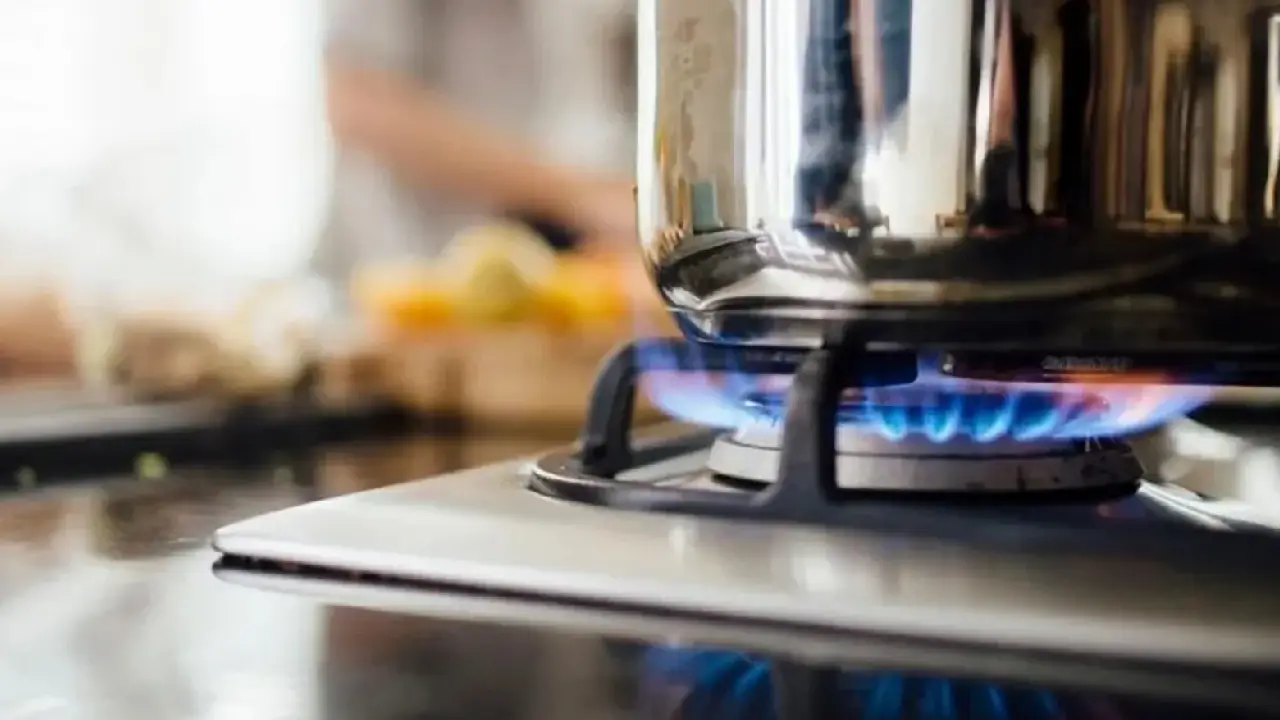 Ministro de Minas asegura que Colombia tiene gas suficiente para diciembre y usa importaciones como respaldo 2 Colombia asegura el abastecimiento de gas para diciembre con producción local y gas importado como respaldo