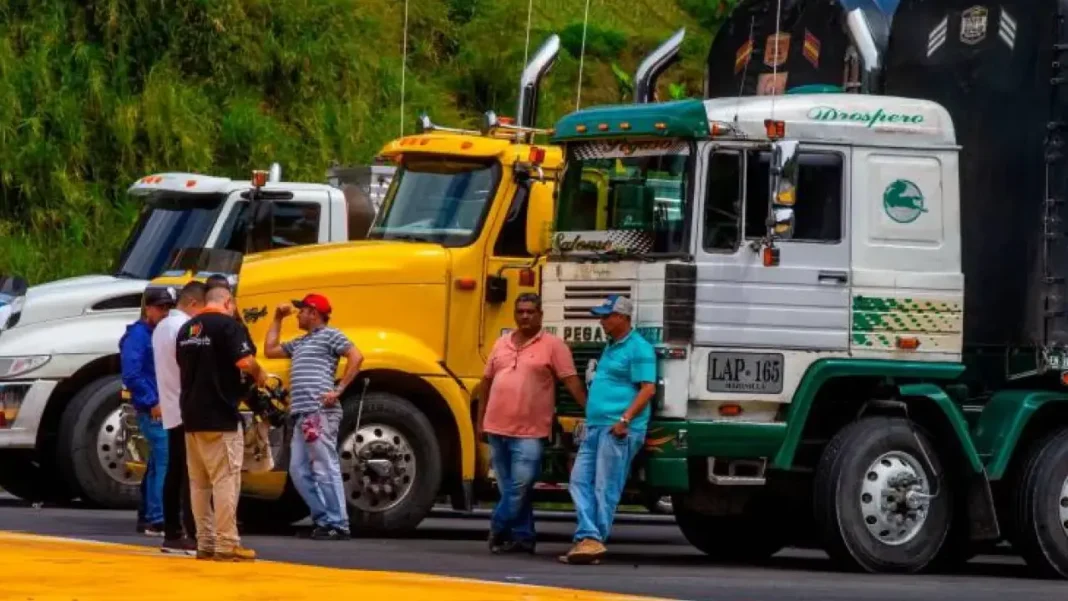 El impacto de los bloqueos viales en el sector transporte de Colombia