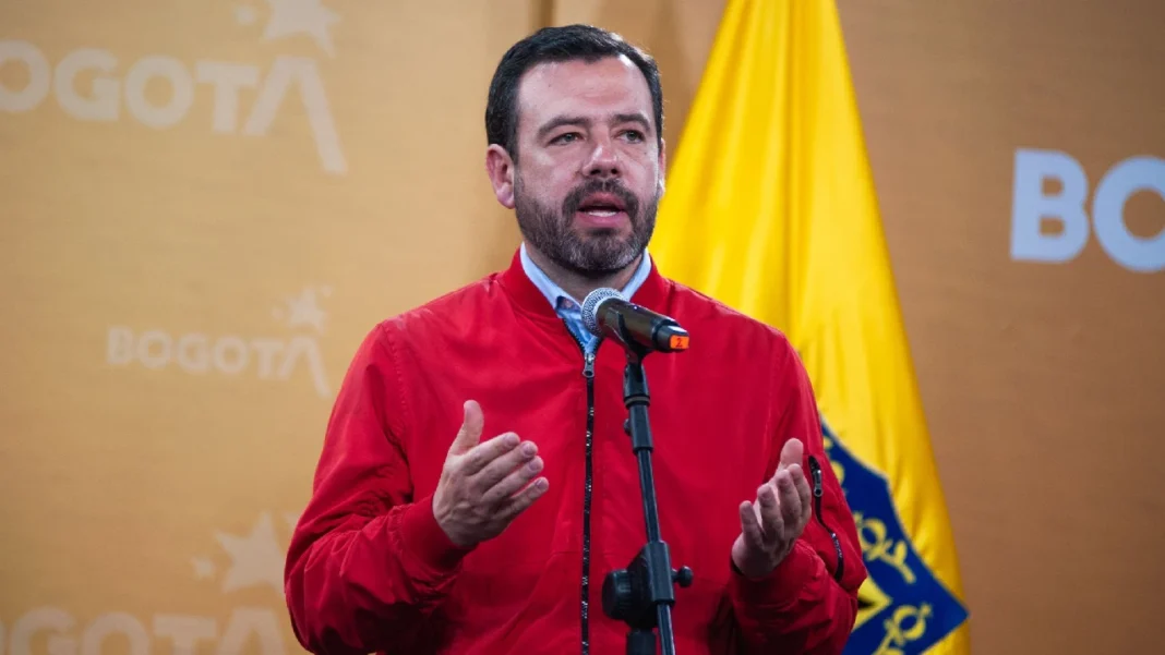 Carlos Fernando Galán - presentó tren del Metro de Bogotá