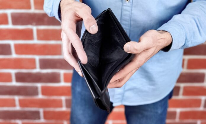 Dian comenzó embargo de cuentas bancarias de contribuyentes morosos ¿pueden embargarle la suya?