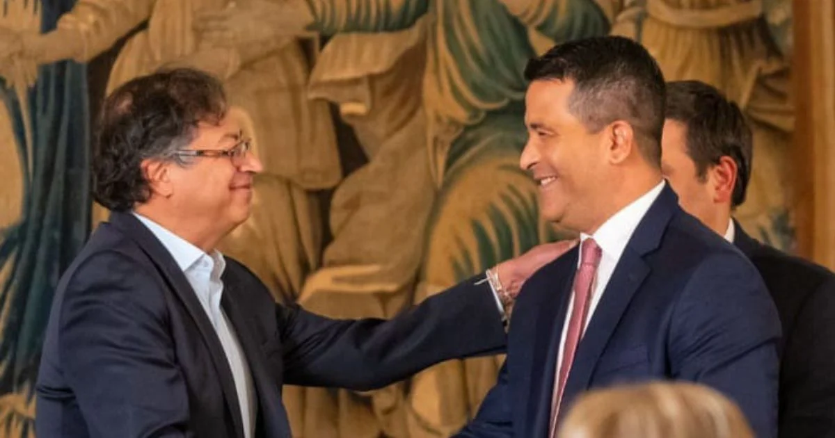 Gustavo Petro pide renuncia del director de la DIAN, Jairo Villabona