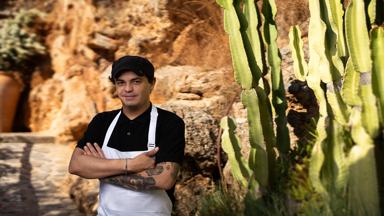 Desde su enfoque en ingredientes locales hasta su compromiso con la sostenibilidad, Clavijo destaca cómo la comida colombiana está alcanzando nuevas alturas, convirtiéndose en un referente gastronómico mundial.