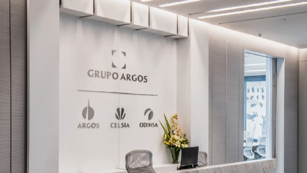 Grupo Argos reportó un alza del 221% en su utilidad neta separada, alcanzando $2,5 billones