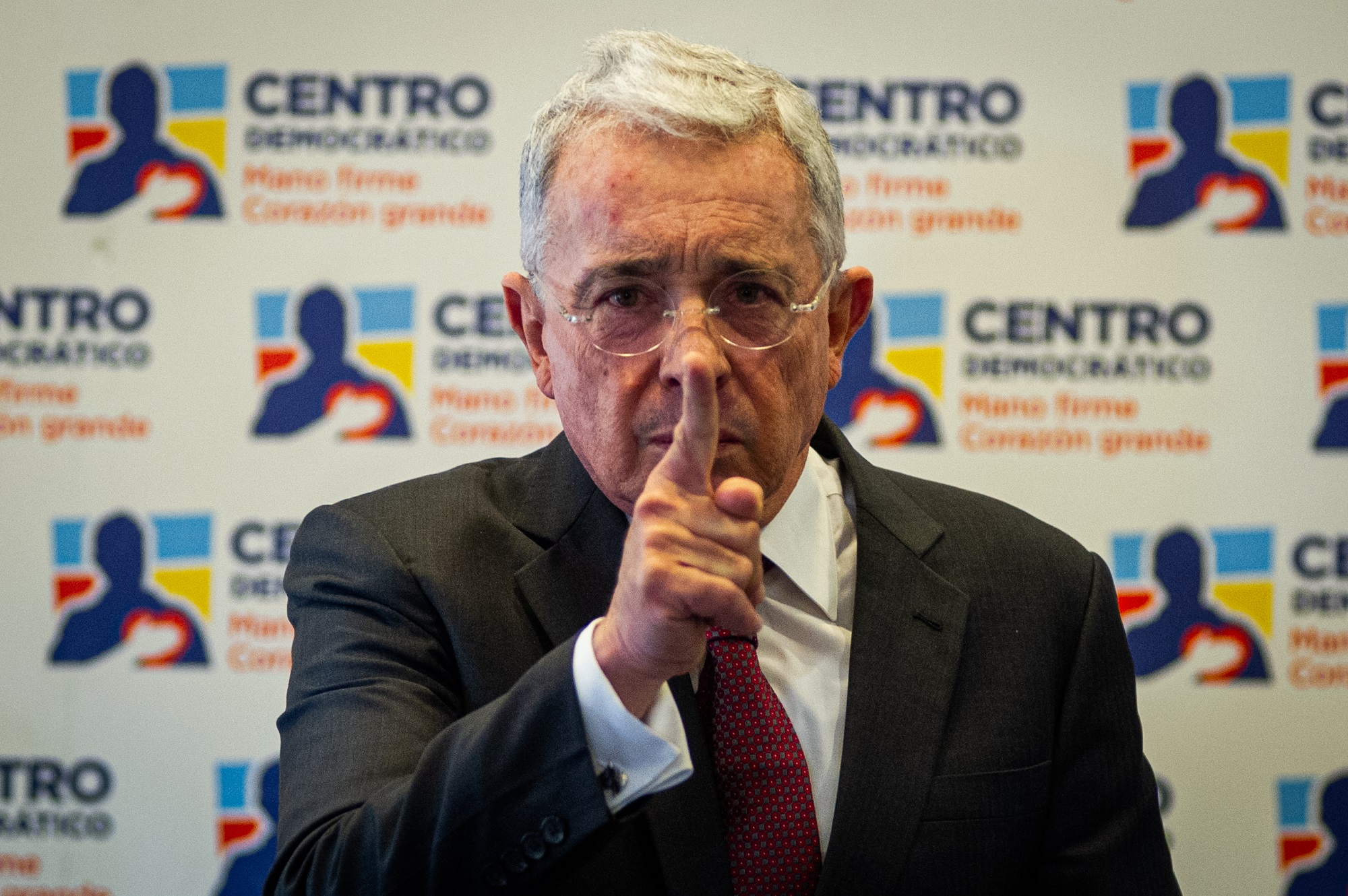 ¿Uribe al Congreso en lista cerrada del Centro Democrático?