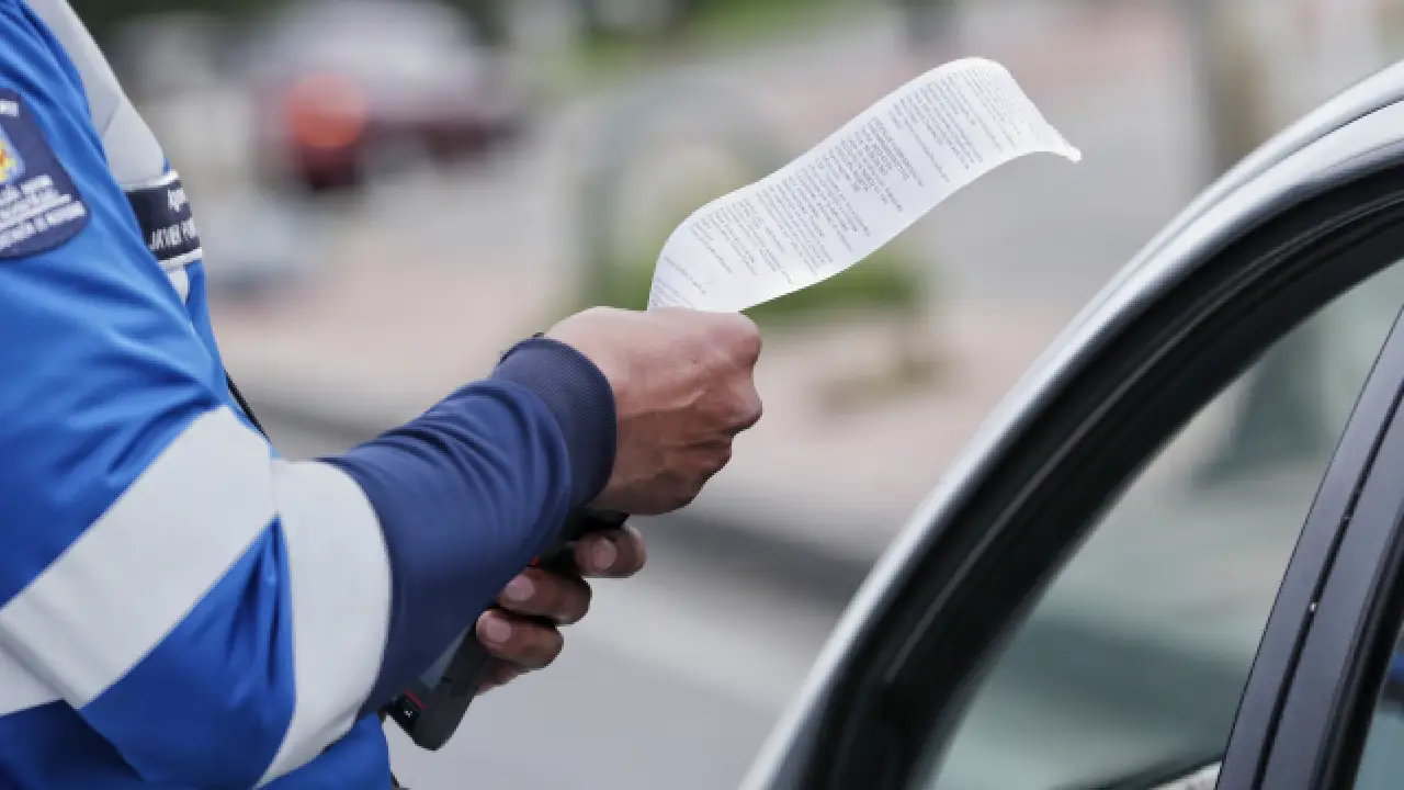 Plazos, descuentos y consecuencias del no pago de multas de tránsito en Colombia