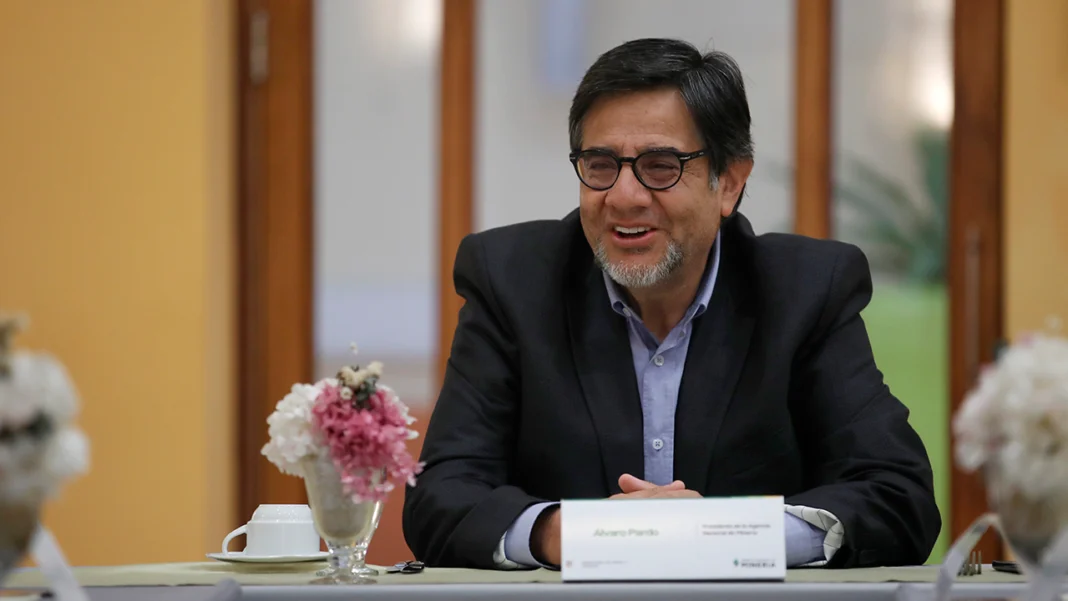 En un diálogo profundo, destacó los pasos hacia la formalización minera, la implementación de una nueva visión estratégica y la consolidación de proyectos clave como Ecominerales.