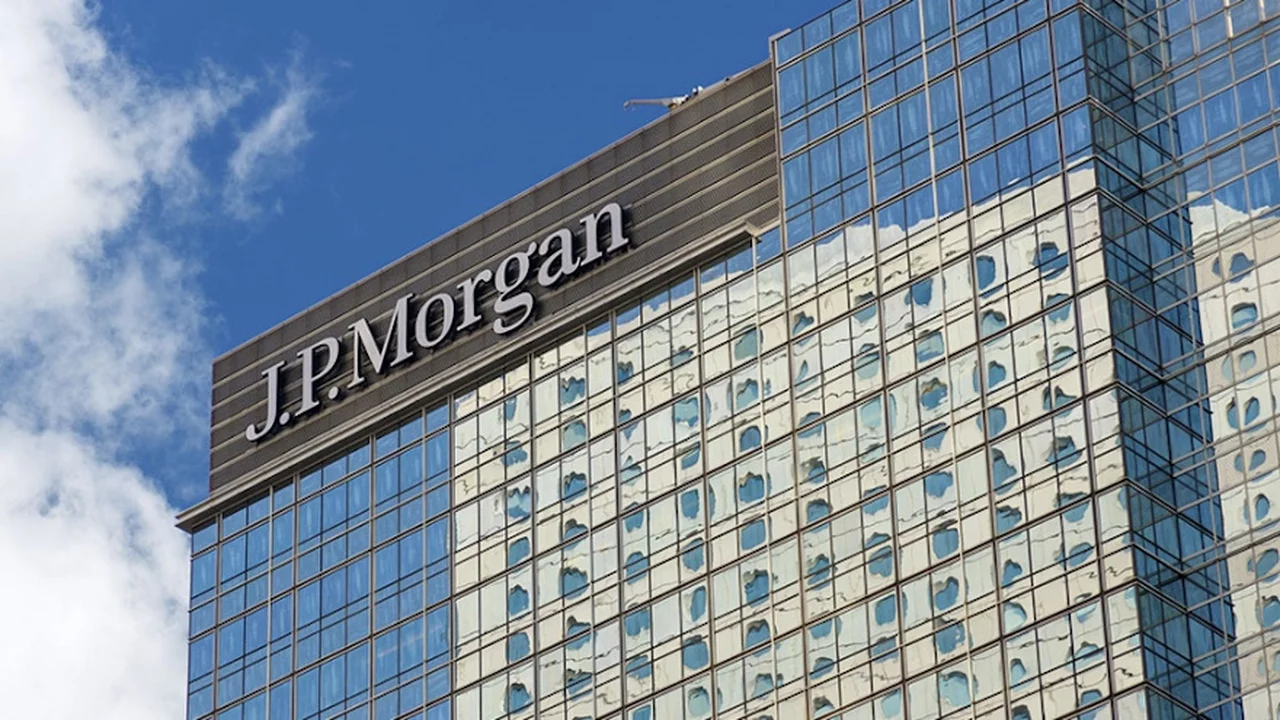 JP Morgan recomienda evitar acciones colombianas por riesgo fiscal y tasas de interés