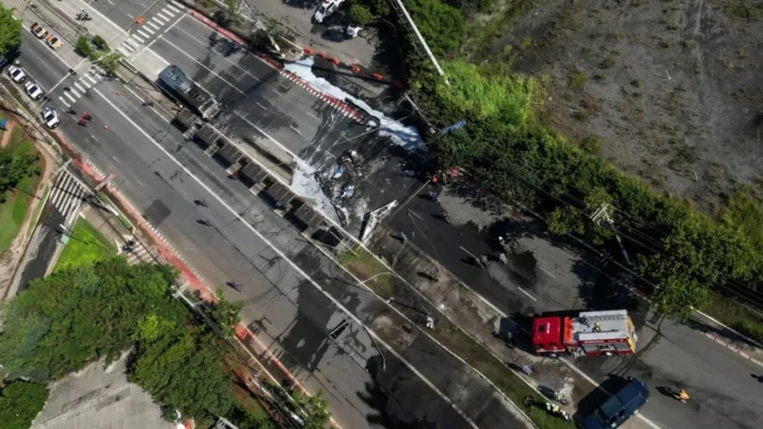En video: avioneta se estrelló contra bus en Sao Paulo En video: avioneta se estrelló contra bus en Sao Paulo