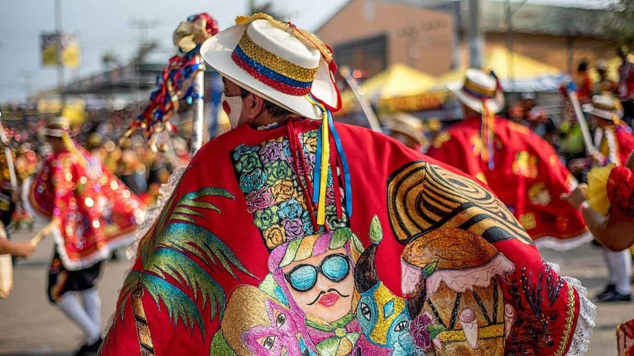 El Carnaval de Barranquilla 2025 ya tiene programación oficial, con más de 60 eventos que resaltan el desarrollo territorial de Colombia, atrayendo turismo y fortaleciendo la economía local.