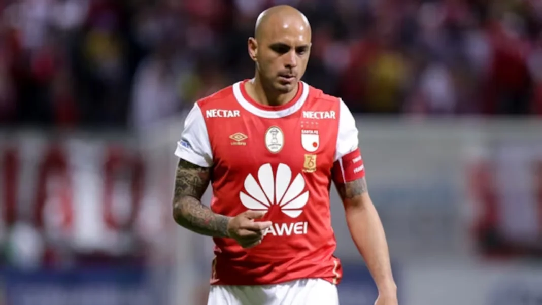 Un accidente de tránsito en Cajicá dejó cuatro heridos tras el choque de una camioneta BMW conducida por un familiar de Omar Pérez. Autoridades investigan si el conductor estaba bajo efectos del alcohol.