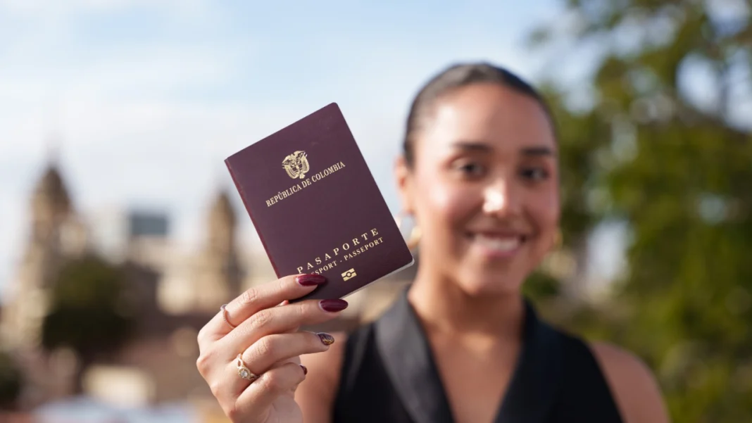 El pasaporte colombiano 2025 es indispensable para viajar al extranjero. Con nuevos requisitos y costos actualizados, es clave conocer el proceso de solicitud, renovación y agendamiento de citas en el país.