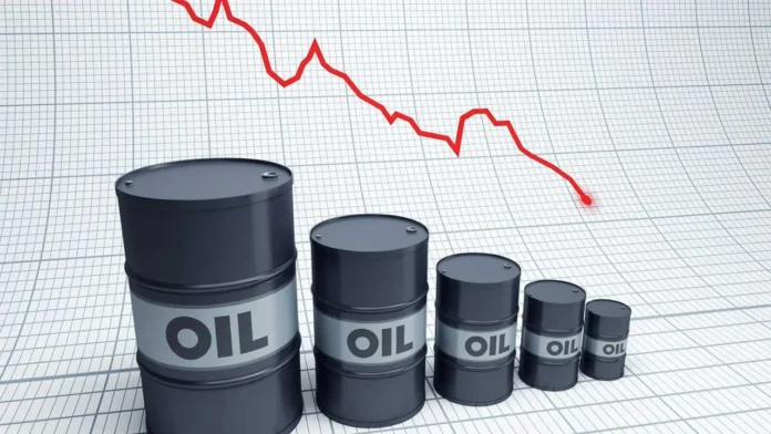 El precio del petróleo cayó tras la llamada entre Trump y Putin, generando impacto en la economía global. Colombia, dependiente del crudo, enfrenta desafíos ante una posible sobreoferta y menor inversión extranjera.