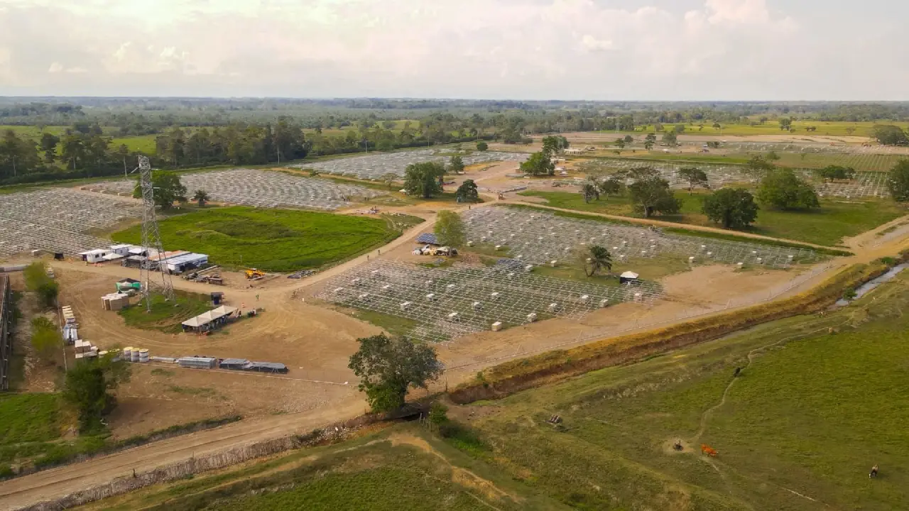 Granja Solar La Iguana: innovación en energía renovable para Colombia