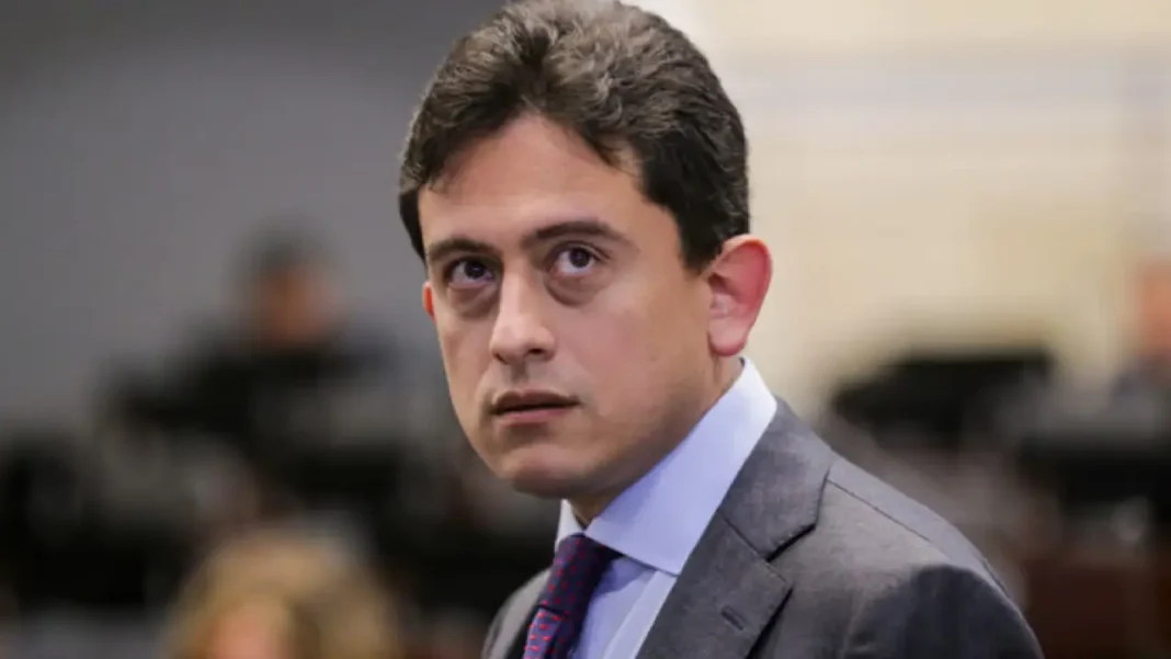 Los nombres que suenan como remplazo de Luis Carlos Reyes en MinComercio