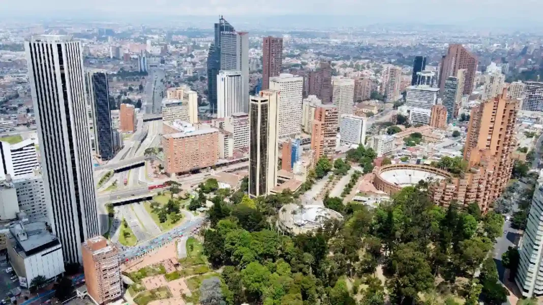 Así se financiará Bogotá en 2025: impuestos representarán el 40% del presupuesto