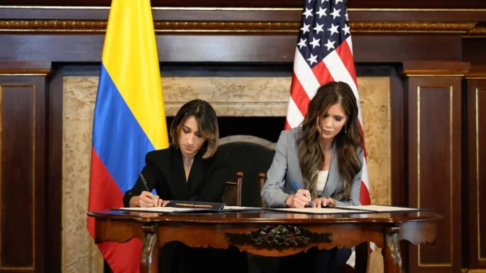 Colombia refuerza control migratorio con tecnología biométrica tras acuerdo con EE.UU. Colombia refuerza control migratorio con tecnología biométrica tras acuerdo con EE.UU.