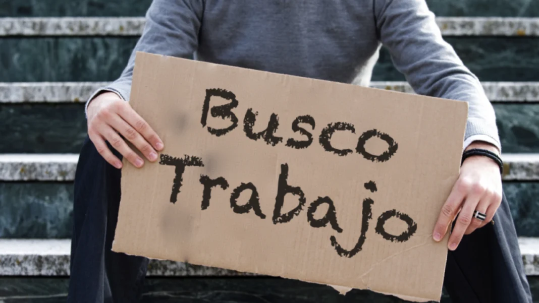 El desempleo en Colombia mostró una leve mejoría durante el mes de febrero de 2025, cuando la cifra se ubicó en 10,3% lo que representó una disminución de 1.3 puntos porcentuales con respecto al mismo periodo del año 2024.