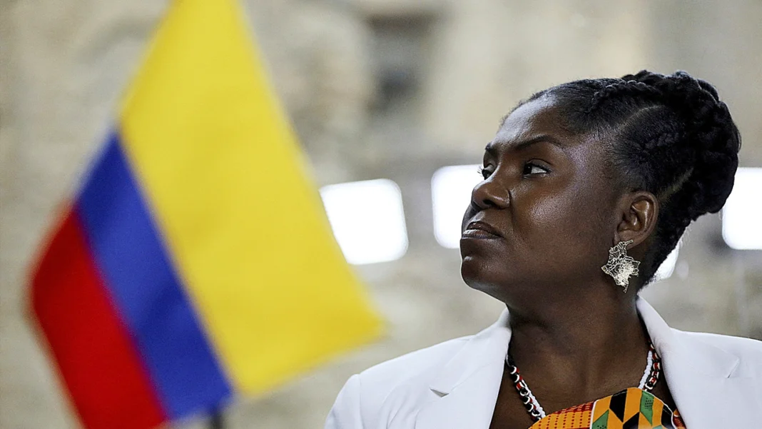 La desaprobación de Francia Márquez alcanzó el 72,3% en marzo de 2025, según Invamer. La caída en su imagen refleja una creciente inconformidad en distintos sectores, afectando el panorama político del Gobierno Petro.