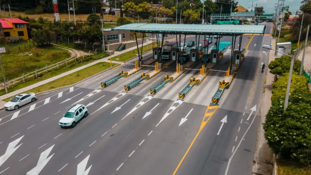 Peajes en Colombia suben desde abril: así quedan las nuevas tarifas