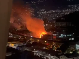 Incendio de gran magnitud afecta local comercial en Medellín