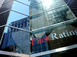 Fitch ratings ajusta perspectiva a negativa para Colombia: implicaciones y retos económicos