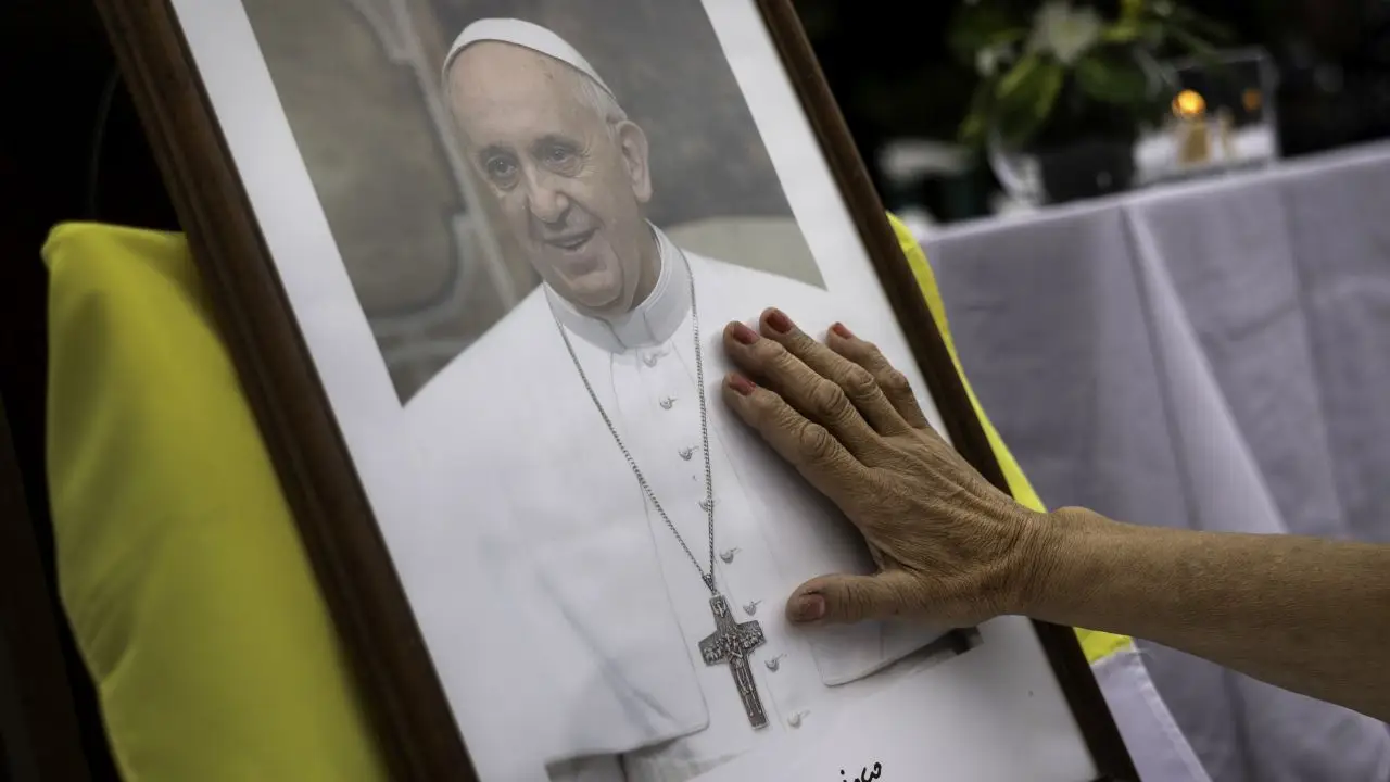 El Papa Francisco se recupera tras complicaciones respiratorias: su mensaje de esperanza y agradecimiento