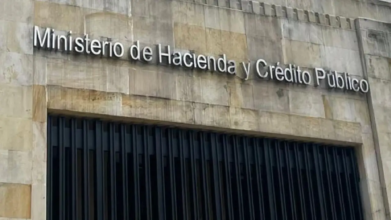 Ministerio de Hacienda evalúa aplazamiento presupuestal y plan de recaudo por $5 billones