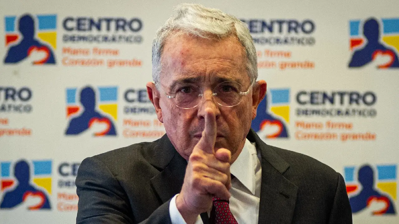 Las listas cerradas del Centro Democrático y la posición de Uribe