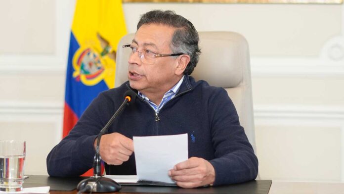 Lo que dijo Petro sobre las tarifas en los recibos de luz para 2025