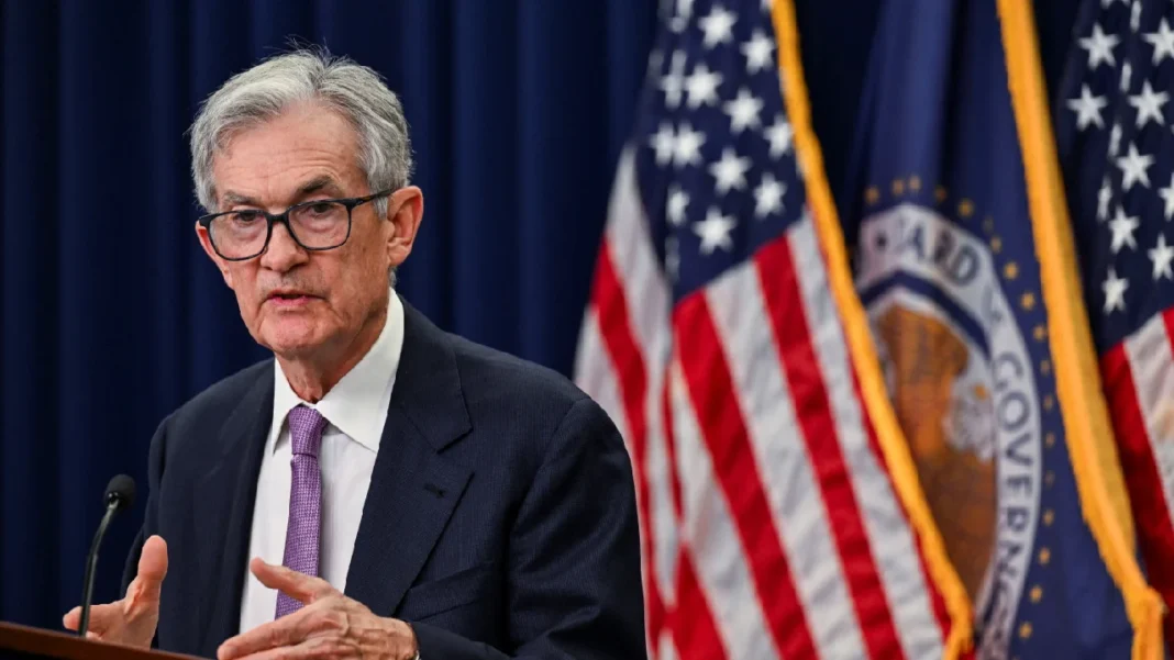 Aranceles de Trump elevan incertidumbre: Powell advierte que inflación podría repuntar