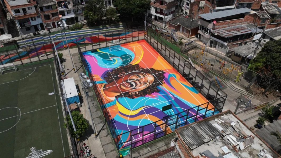 Con una inversión de $8.238 millones, la Fundación Pintuco revitalizó viviendas, escuelas y espacios públicos en 25 municipios del país, promoviendo el turismo comunitario y fortaleciendo el tejido social.