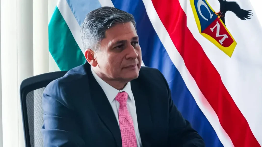 Quién es y hoja de vida de José Henry Pinto, nuevo director de la Aeronáutica Civil