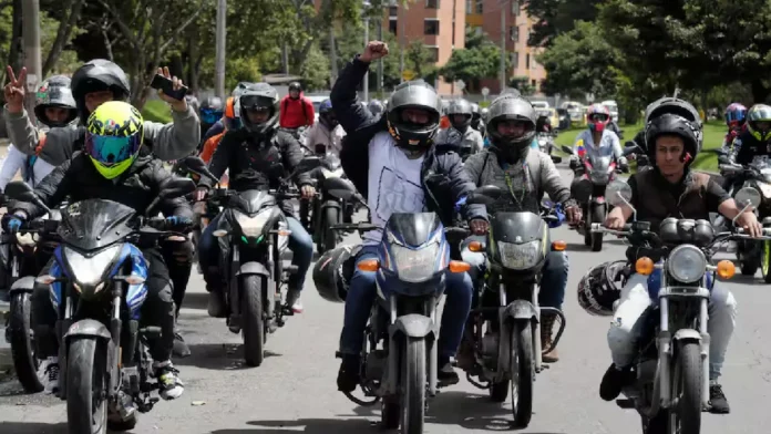 Motociclistas amenazan con bloqueos y plan tortuga en Bogotá este jueves