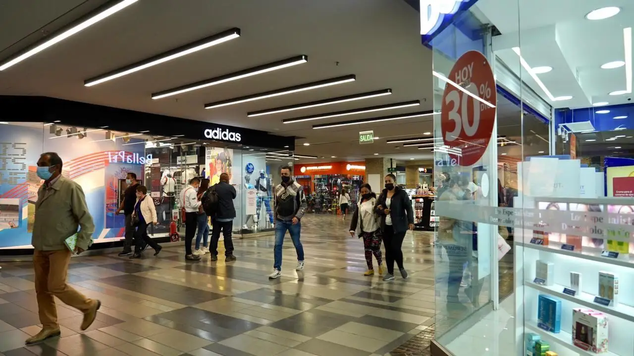 Fedesarrollo: confianza del comercio baja, pero la industria muestra recuperación 2 Resultados de Fedesarrollo muestran divergencias entre comercio e industria en marzo de 2025