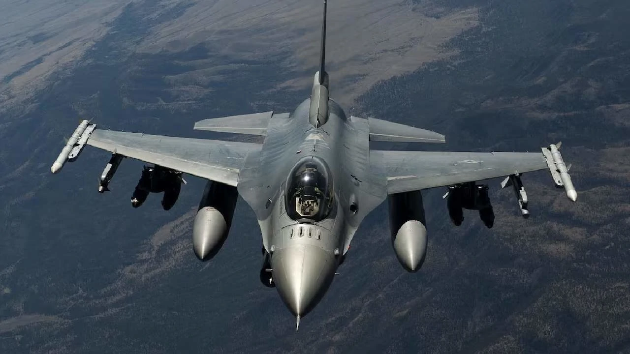 Estados Unidos ofrecerá aviones modernos a Colombia y buscará que Petro desista de Saab Gripen