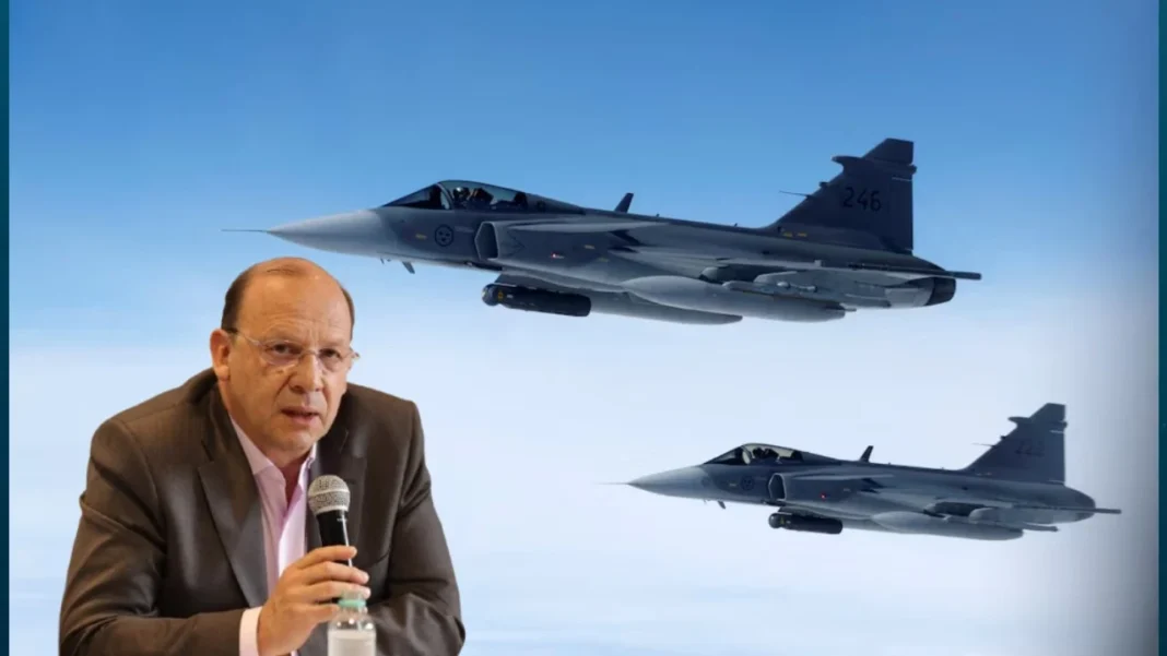 Ministro de Defensa revela detalles de la negociación por aviones Saab Gripen