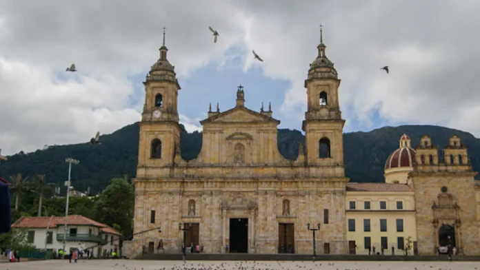 Más allá de Bogotá: peregrinaciones por la fe en Cundinamarca Más allá de Bogotá: peregrinaciones por la fe en Cundinamarca