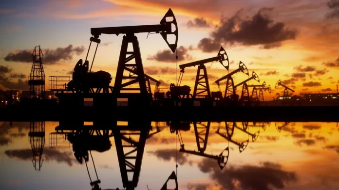 El petróleo se desploma por presión económica y señales diplomáticas