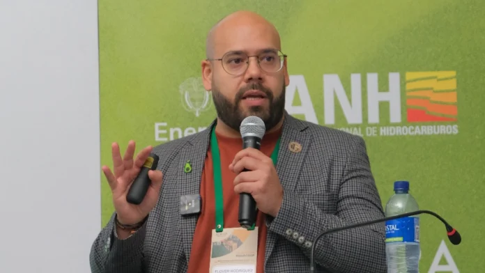 Colombia podría perder su autosuficiencia energética si no reactiva la exploración de hidrocarburos y convierte sus recursos en reservas, alerta la ACGGP en su informe 2024. Colombia podría perder su autosuficiencia energética si no reactiva la exploración de hidrocarburos y convierte sus recursos en reservas, alerta la ACGGP en su informe 2024.