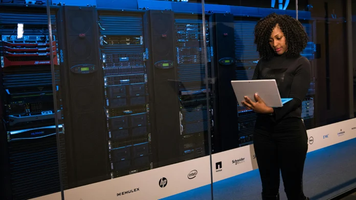 La adopción de la nube en América Latina avanza rápidamente, el 80% de las empresas ya está en fases avanzadas de transformación digital, impulsando innovación y competitividad.