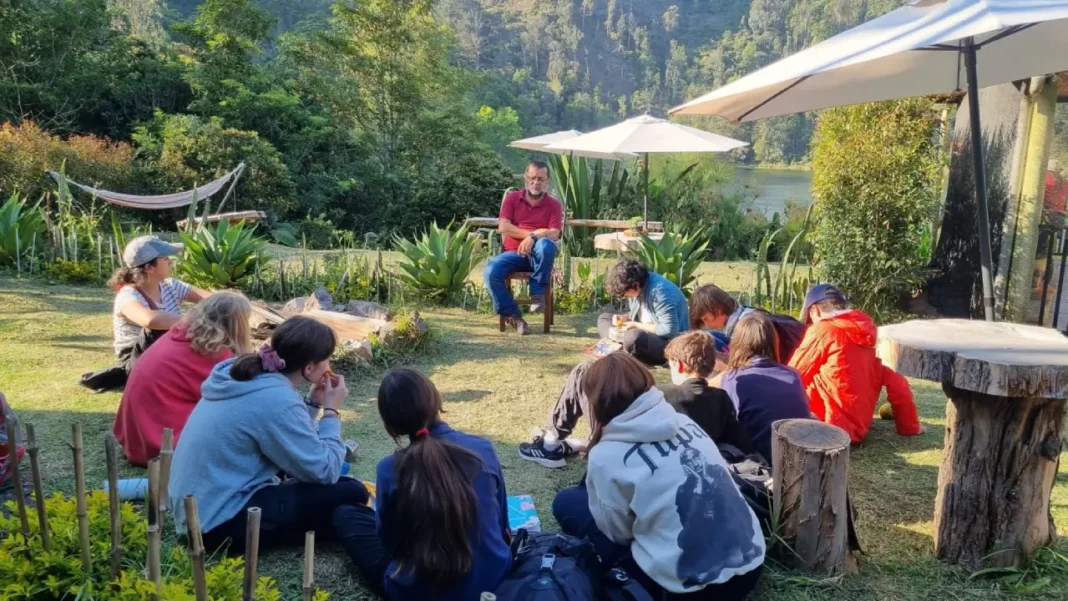 Kajuyalí School abrirá su primaria en 2025 con un modelo de educación experiencial en Colombia, formando desde temprana edad estudiantes creativos, resilientes y protagonistas de su aprendizaje.